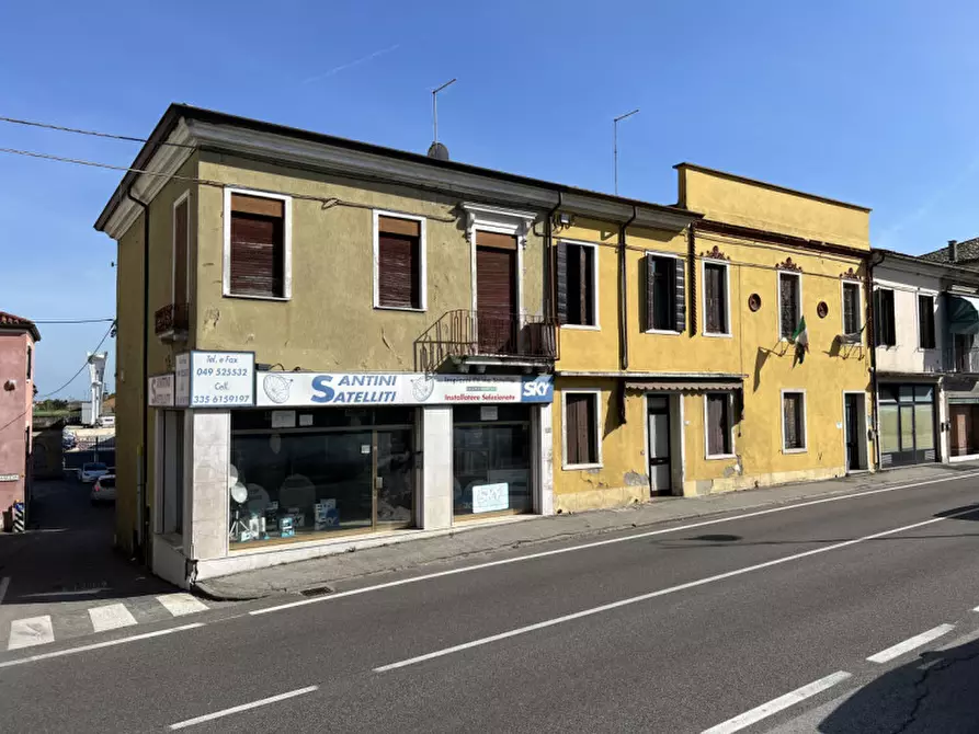 Immagine 1 di Villetta a schiera in vendita  in via delle Officine, 2 a Battaglia Terme