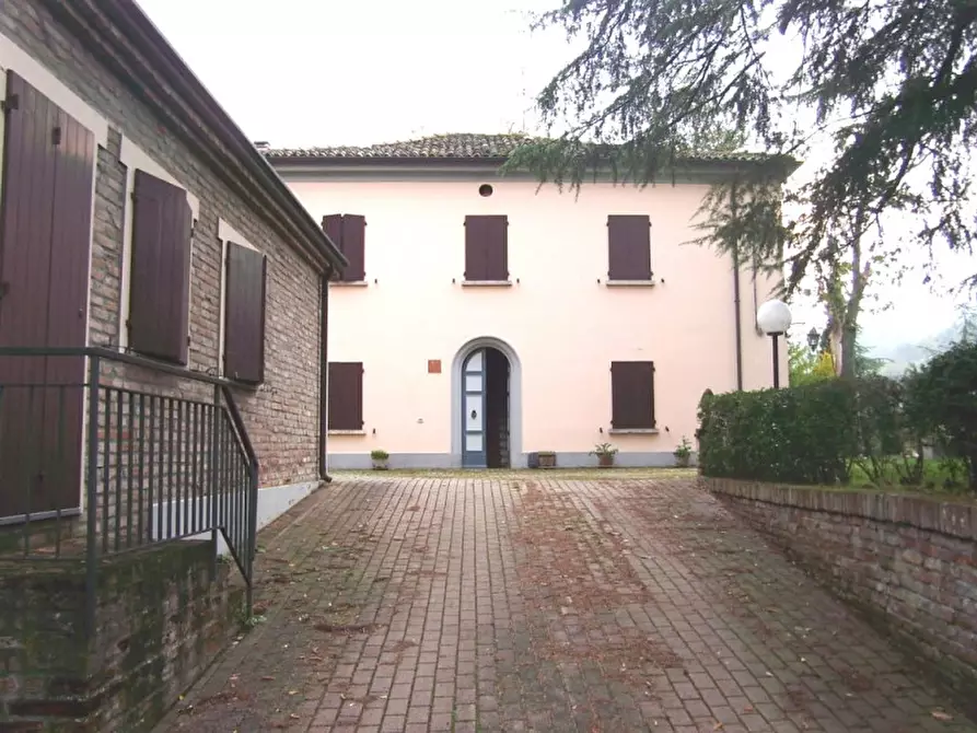 Immagine 4 di Villa in vendita  in VIA ROVERSANO a Cesena
