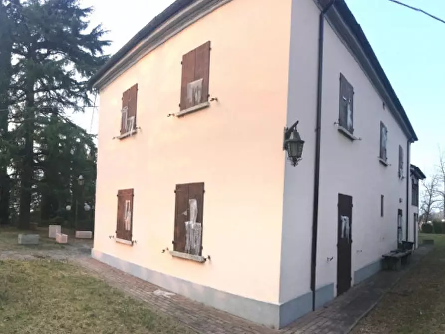 Immagine 5 di Villa in vendita  in VIA ROVERSANO a Cesena