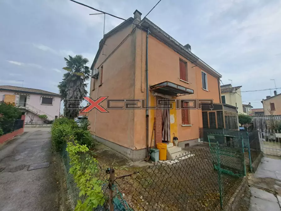 Immagine 1 di Casa bifamiliare in vendita  in Via G. Matteotti n.20 bis - Cavarzere (VE) a Cavarzere