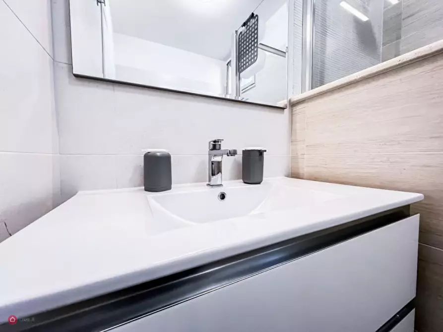 Immagine 11 di Appartamento in vendita  in via san simplicio a Olbia