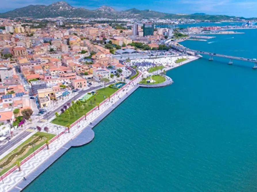 Immagine 19 di Appartamento in vendita  in via san simplicio a Olbia