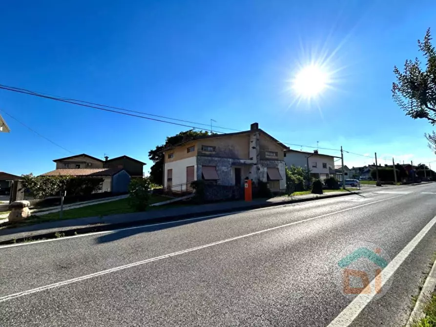 Immagine 1 di Casa indipendente in vendita  in Via Italia a Cormons