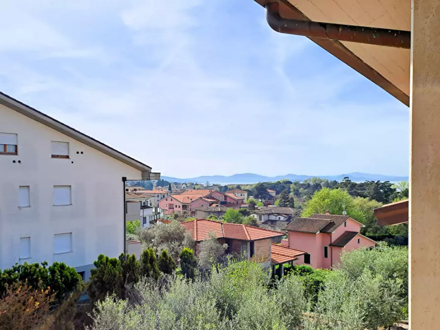 Immagine 2 di Villetta a schiera in vendita  a Passignano Sul Trasimeno