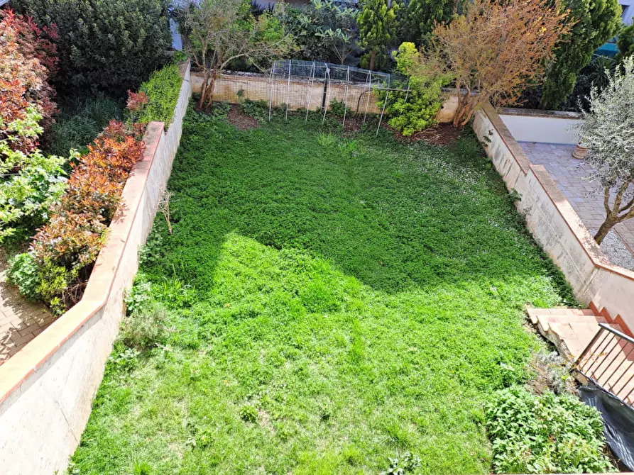 Immagine 3 di Villetta a schiera in vendita  a Passignano Sul Trasimeno