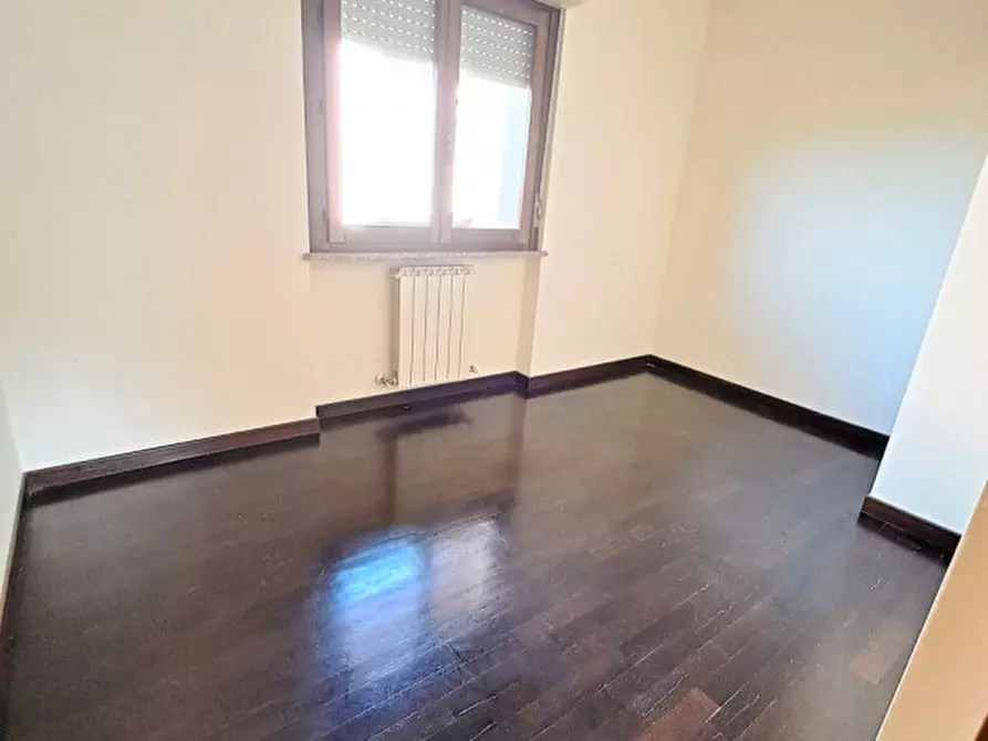 Immagine 10 di Villetta a schiera in vendita  a Passignano Sul Trasimeno