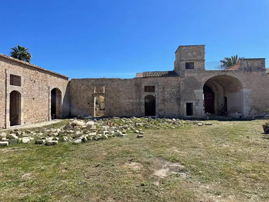 Immagine 6 di Rustico / casale in vendita  in Contrada Burgio a Noto