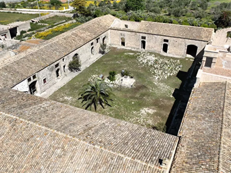 Immagine 9 di Rustico / casale in vendita  in Contrada Burgio a Noto