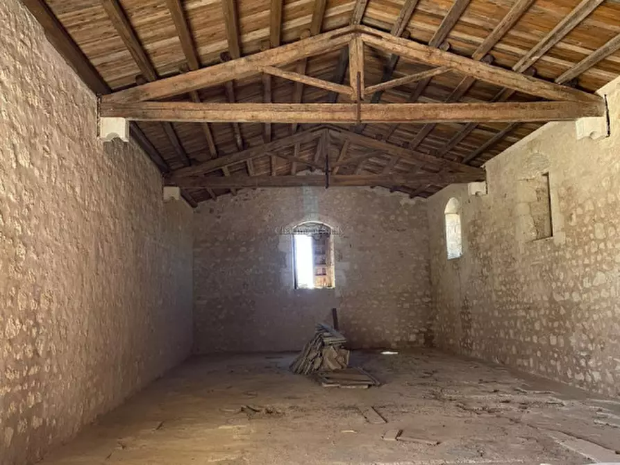 Immagine 22 di Rustico / casale in vendita  in Contrada Burgio a Noto