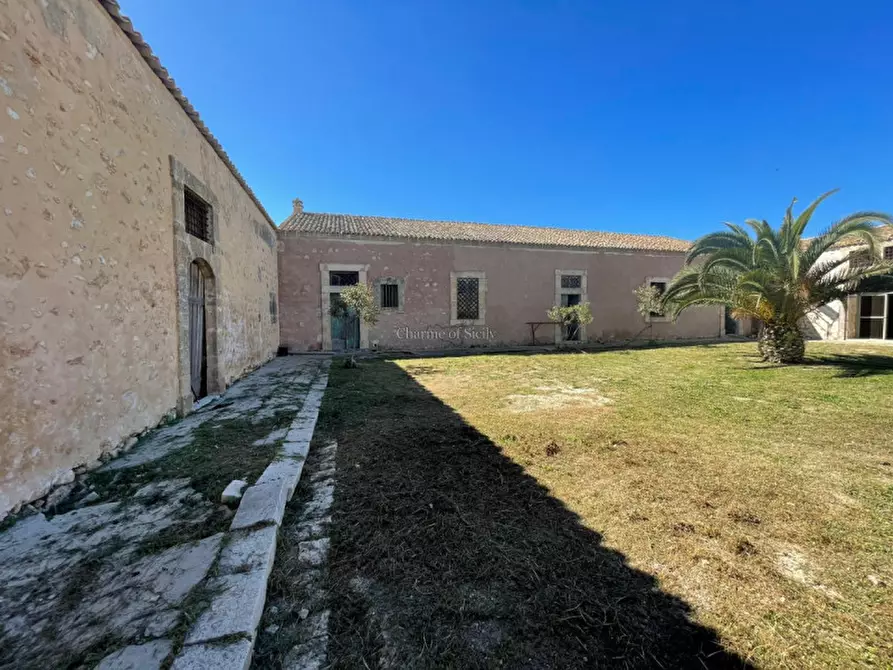 Immagine 26 di Rustico / casale in vendita  in Contrada Burgio a Noto