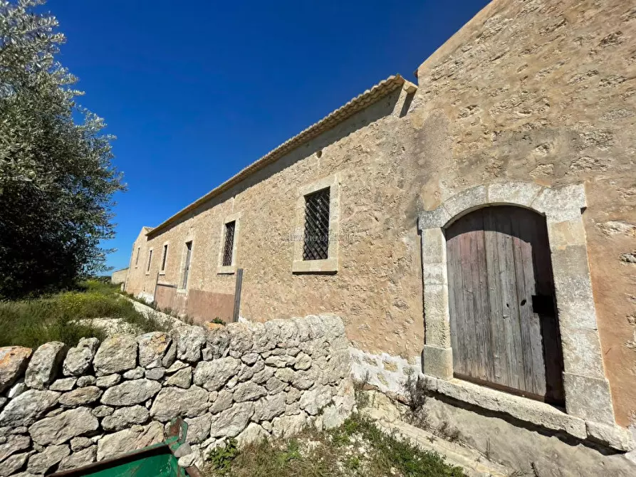 Immagine 27 di Rustico / casale in vendita  in Contrada Burgio a Noto