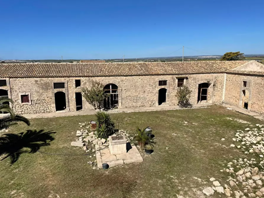 Immagine 29 di Rustico / casale in vendita  in Contrada Burgio a Noto