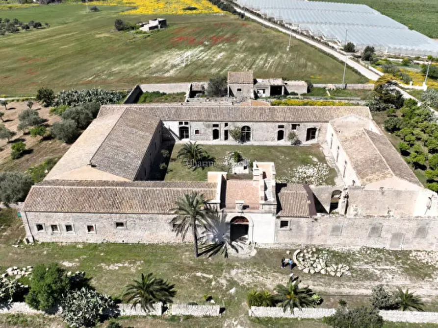 Immagine 37 di Rustico / casale in vendita  in Contrada Burgio a Noto