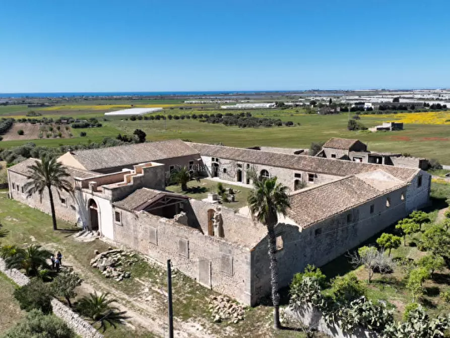 Immagine 48 di Rustico / casale in vendita  in Contrada Burgio a Noto