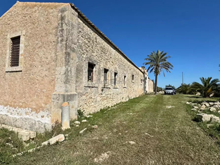 Immagine 54 di Rustico / casale in vendita  in Contrada Burgio a Noto