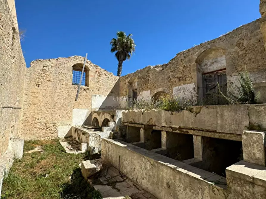 Immagine 58 di Rustico / casale in vendita  in Contrada Burgio a Noto