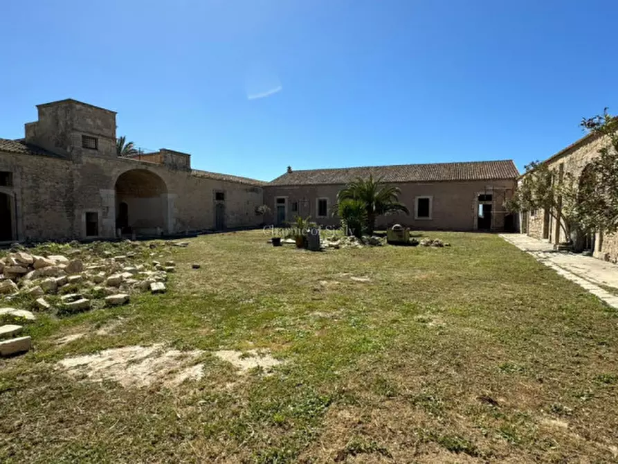 Immagine 59 di Rustico / casale in vendita  in Contrada Burgio a Noto