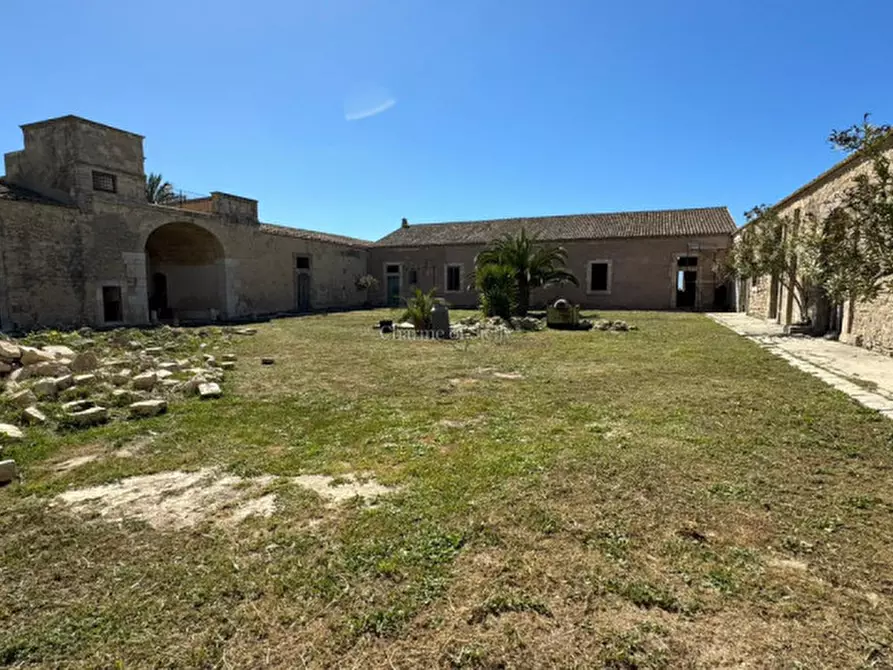 Immagine 60 di Rustico / casale in vendita  in Contrada Burgio a Noto