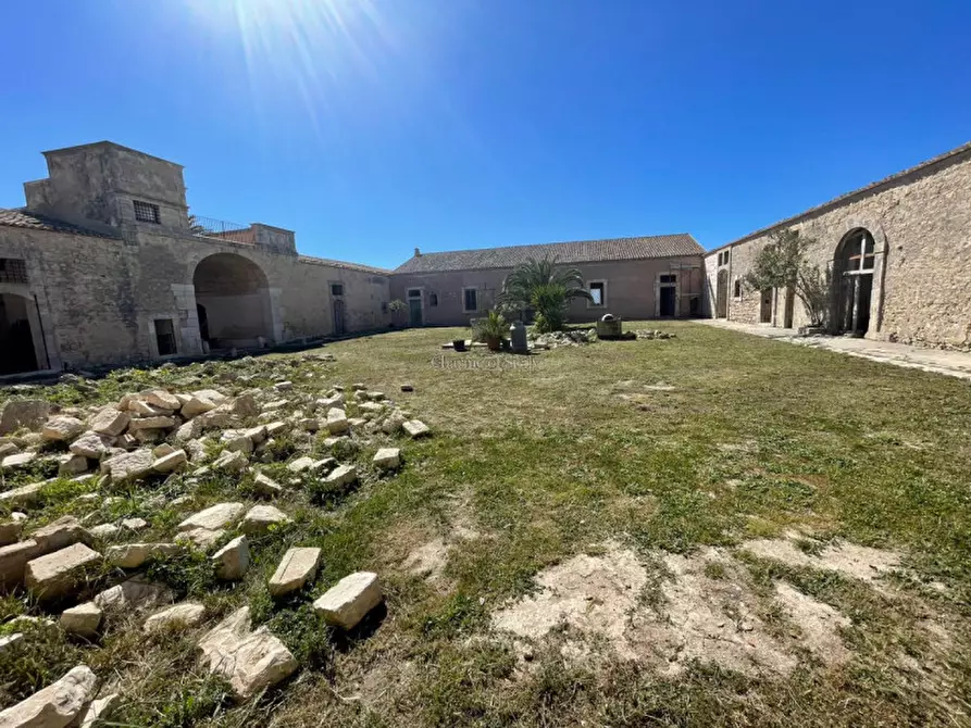 Immagine 61 di Rustico / casale in vendita  in Contrada Burgio a Noto
