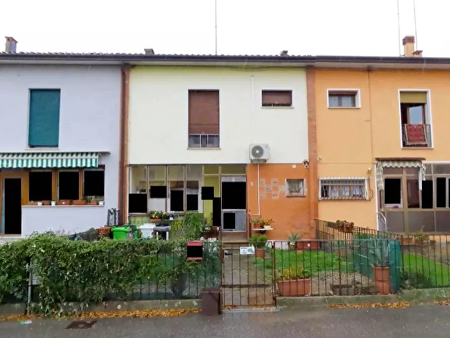 Immagine 1 di Villetta a schiera in vendita  in VIA ISONZO 5 a Adria