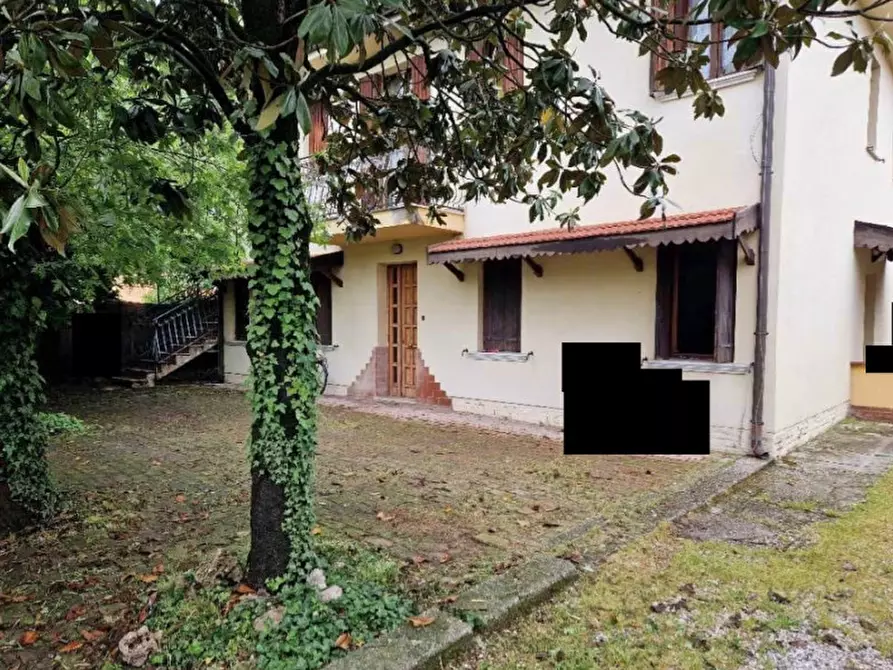 Immagine 1 di Appartamento in vendita  in VIA RODOLFO ROSSI 14 a Rovigo