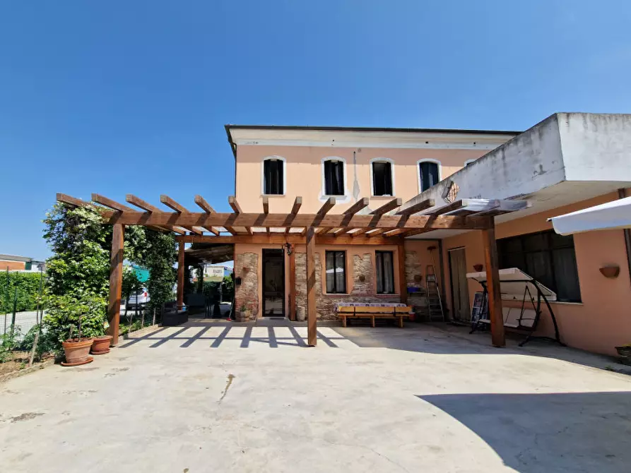 Immagine 1 di Casa indipendente in vendita  in VIA LANZETTA a Lozzo Atestino