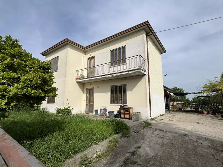 Immagine 1 di Casa indipendente in vendita  a Pozzonovo