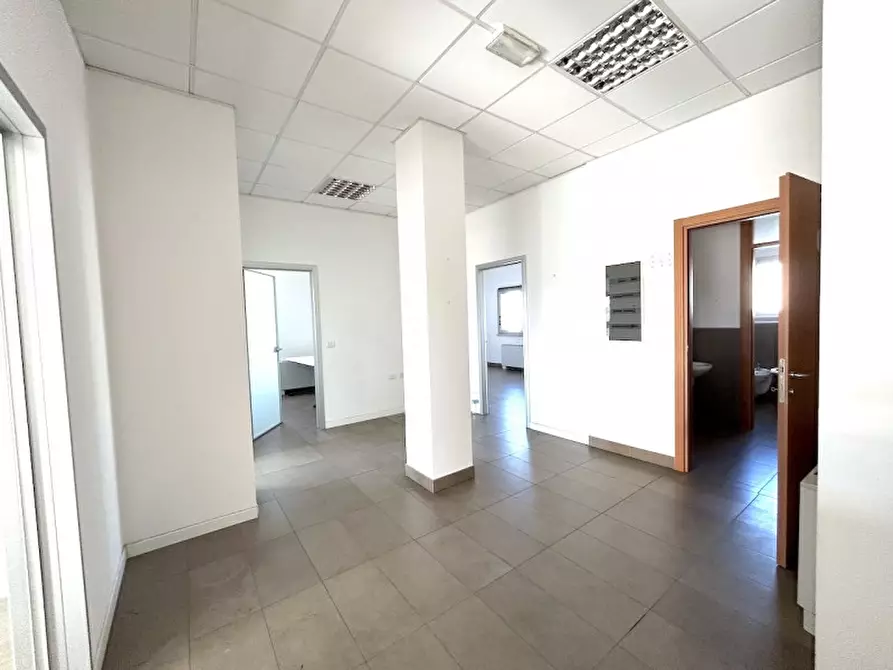 Immagine 1 di Ufficio in affitto  in VIA MENGHI a Savignano Sul Rubicone