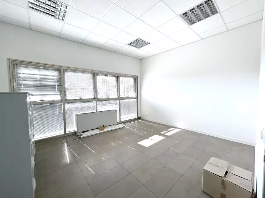 Immagine 2 di Ufficio in affitto  in VIA MENGHI a Savignano Sul Rubicone