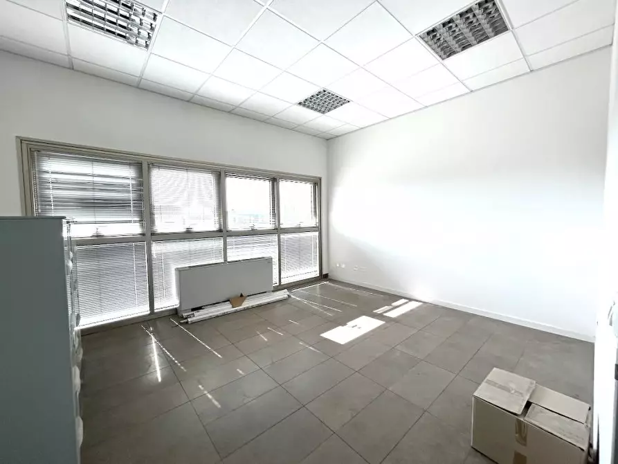 Immagine 2 di Ufficio in affitto  in VIA MENGHI a Savignano Sul Rubicone