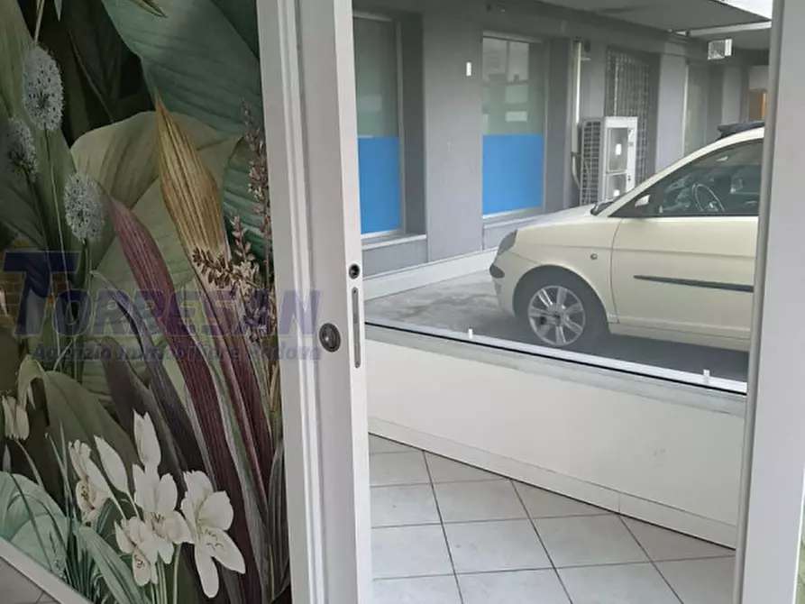 Immagine 7 di Negozio in affitto  in via pinelli a Padova