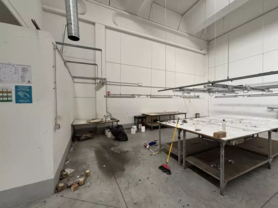 Immagine 25 di Capannone industriale in affitto  in VIA PISTELLI a Signa