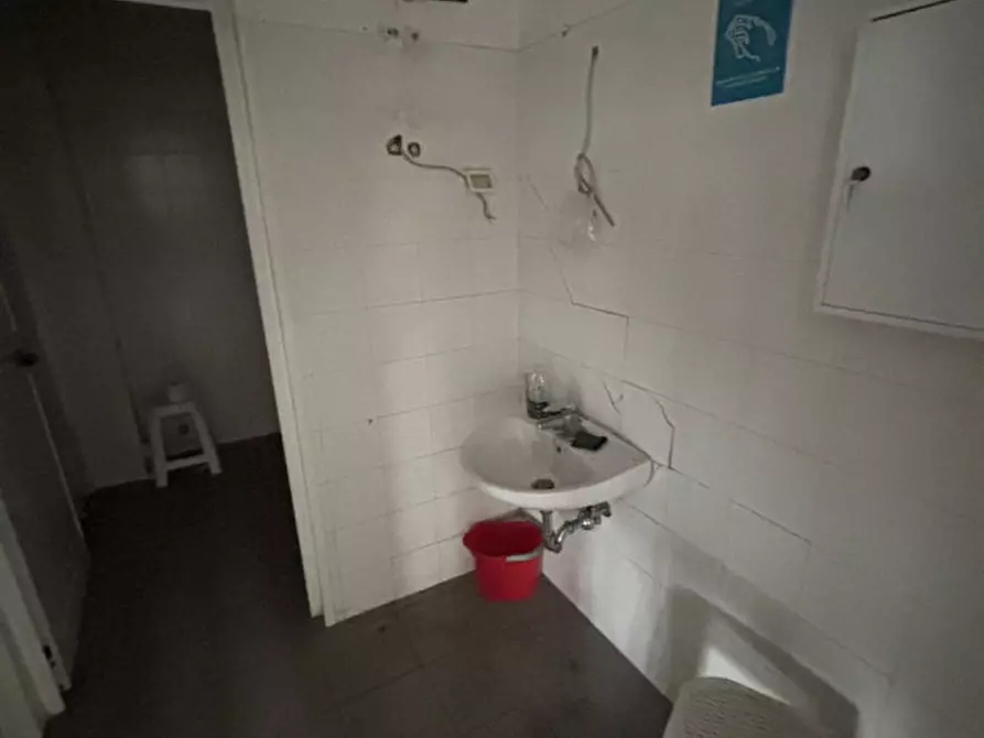 Immagine 26 di Capannone industriale in affitto  in VIA PISTELLI a Signa