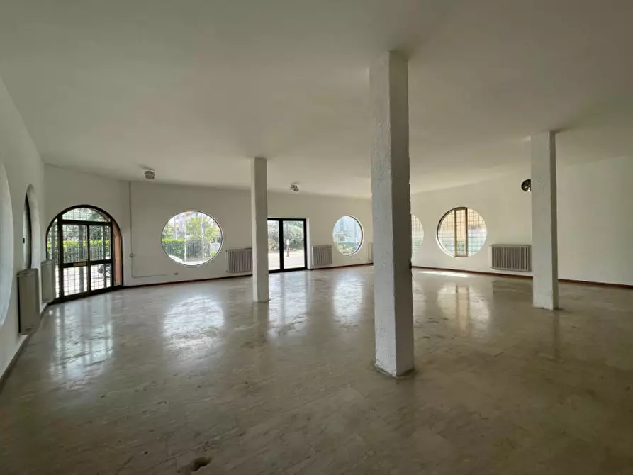 Immagine 3 di Laboratorio in vendita  a Pozzonovo