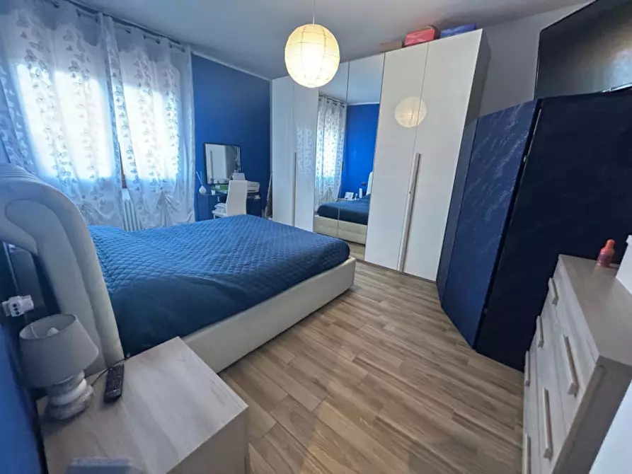 Immagine 12 di Appartamento in vendita  in Via Ugo Foscolo a Brescello