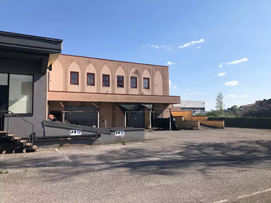 Immagine 5 di Attività commerciale in vendita  in strada padana superiore a Mazzano