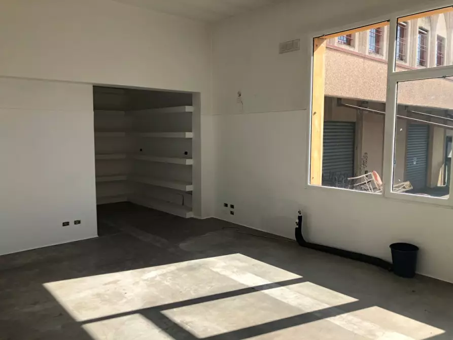 Immagine 13 di Attività commerciale in vendita  in strada padana superiore a Mazzano