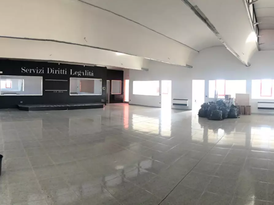 Immagine 15 di Attività commerciale in vendita  in strada padana superiore a Mazzano