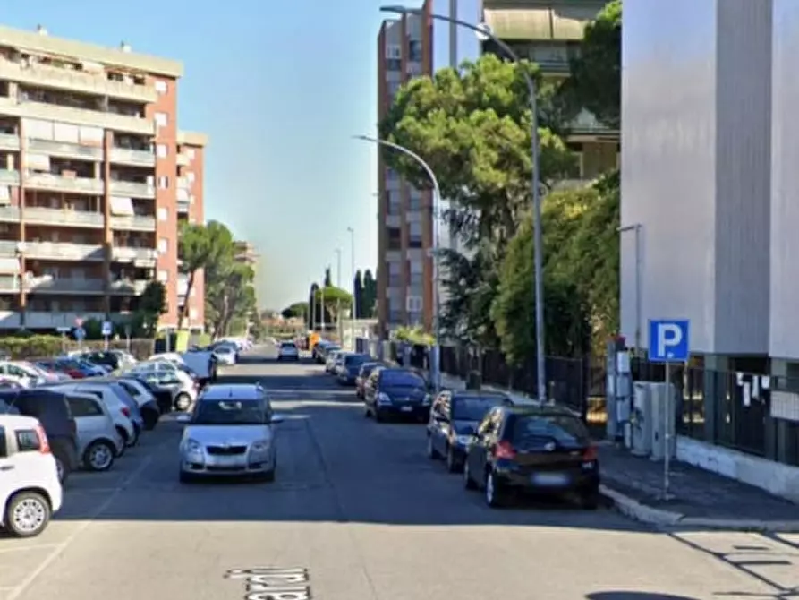 Immagine 1 di Appartamento in vendita  in Via Libero Leonardi a Roma