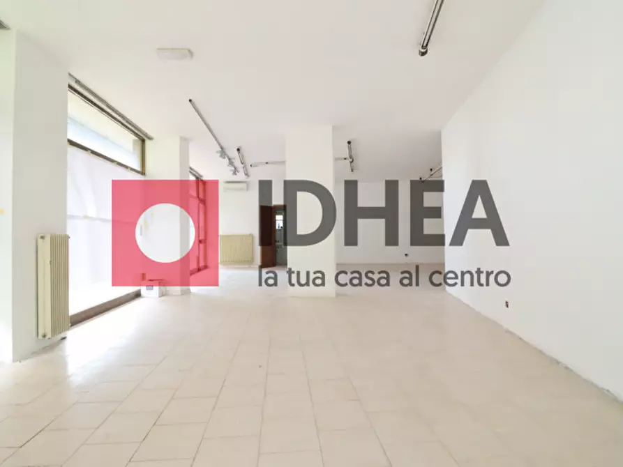 Immagine 2 di Negozio in affitto  in VIA CASTELLO D'AMORE a Treviso