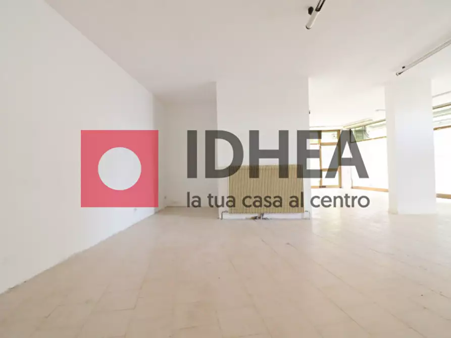 Immagine 10 di Negozio in affitto  in VIA CASTELLO D'AMORE a Treviso