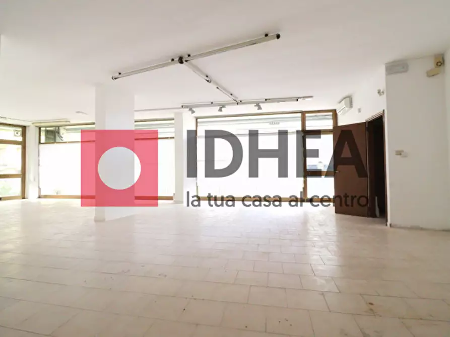 Immagine 17 di Negozio in affitto  in VIA CASTELLO D'AMORE a Treviso