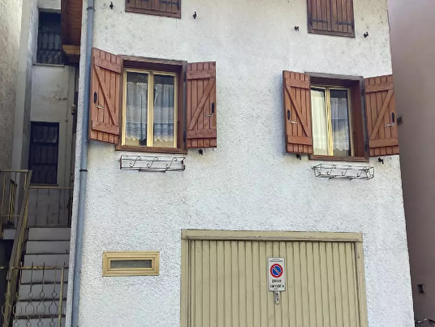 Immagine 1 di Casa indipendente in vendita  a Valbrenta