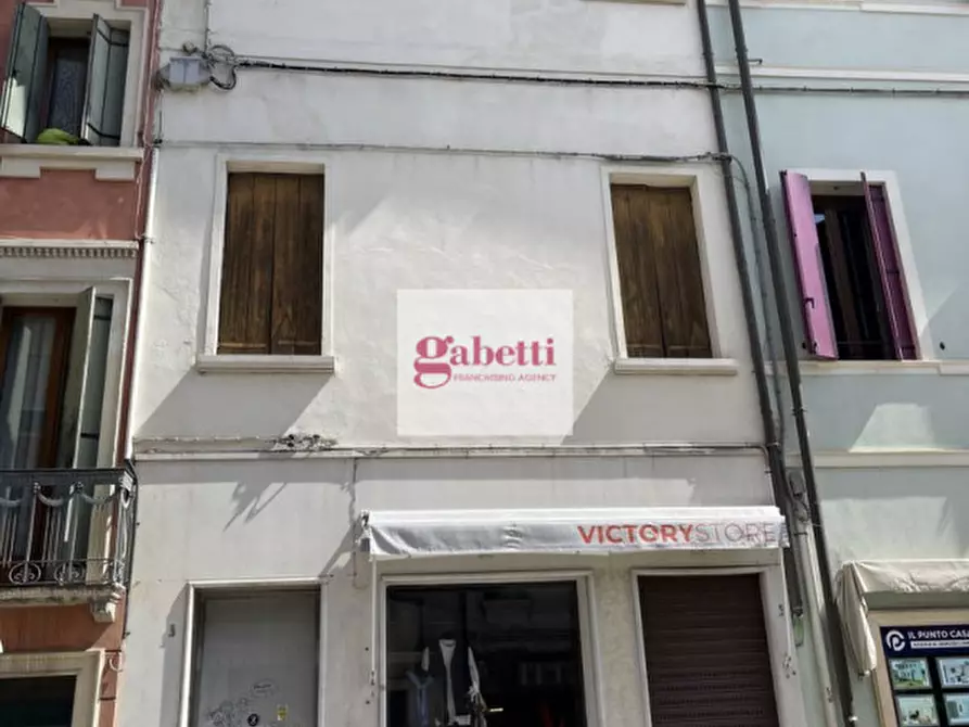 Immagine 2 di Palazzo in vendita  in VIA X LUGLIO a Rovigo
