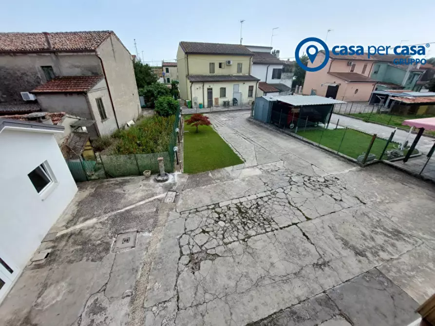 Immagine 23 di Casa bifamiliare in vendita  in Bottrighe, Via Umberto Maddalena a Adria