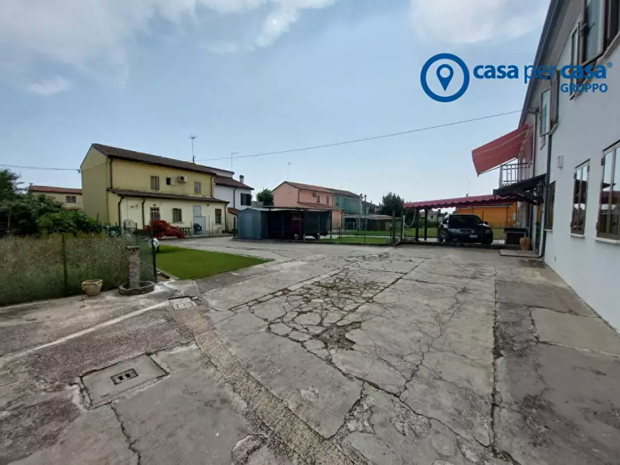 Immagine 24 di Casa bifamiliare in vendita  in Bottrighe, Via Umberto Maddalena a Adria