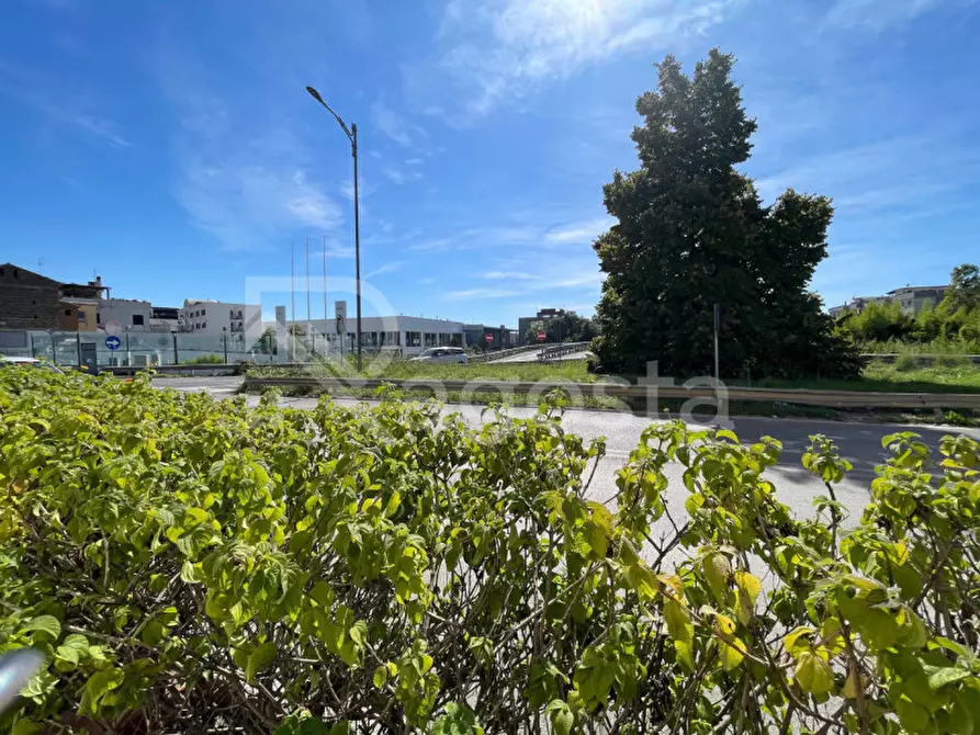 Immagine 6 di Negozio in affitto  in Via San Leonardo a Salerno