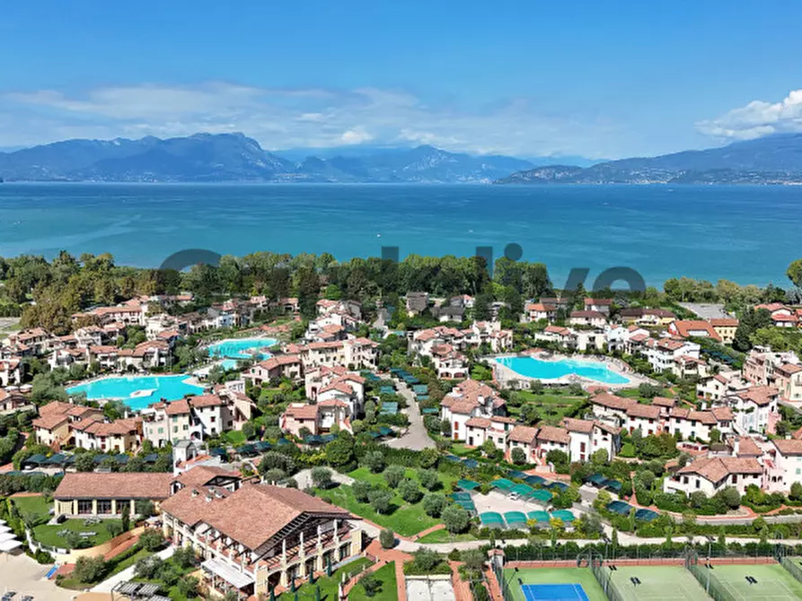 Immagine 16 di Appartamento in vendita  in Località Sermana 1 a Peschiera Del Garda
