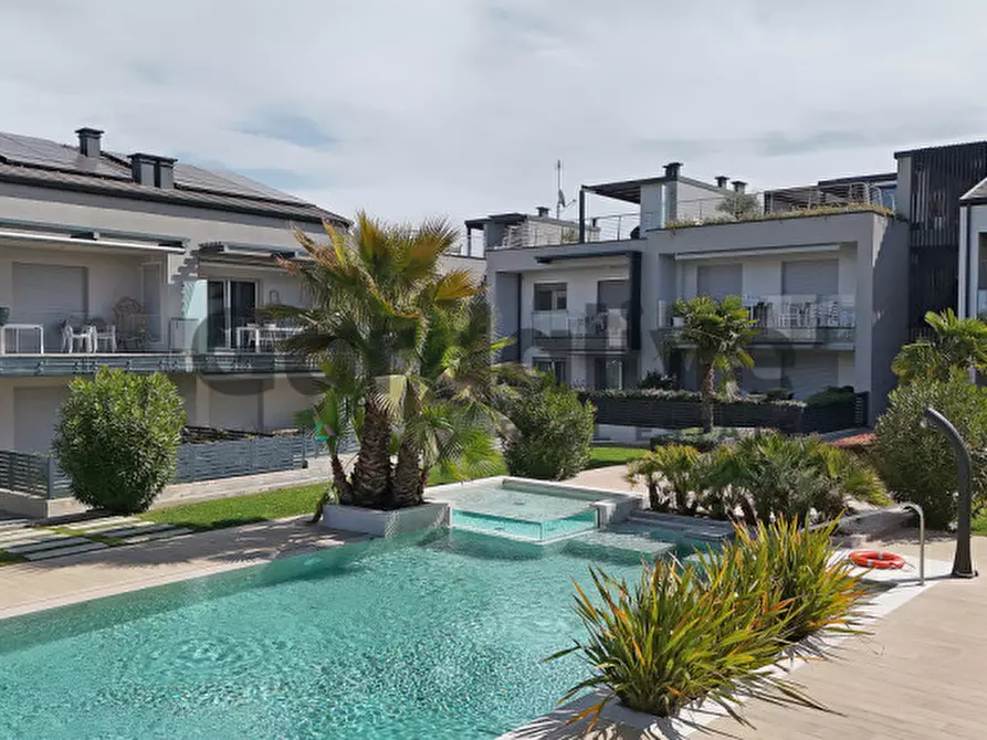 Immagine 1 di Appartamento in vendita  in Via Pastore 3 a Peschiera Del Garda