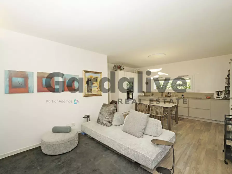 Immagine 6 di Appartamento in vendita  in Località Vecchi 12 a Peschiera Del Garda